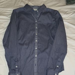 2/ $14 - EUC blue/white pinstriped button down- NY&CO